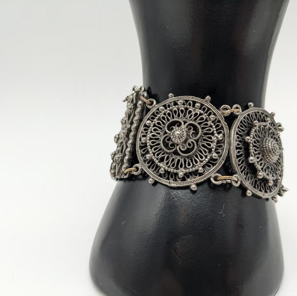 Early 1945 Indo Craft Filigree Bracelet. 7 inches long